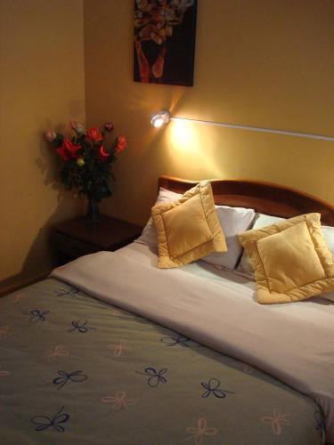 Budget Double Room image 4