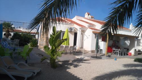 VILLA DOS-LAGOS in El Chaparral