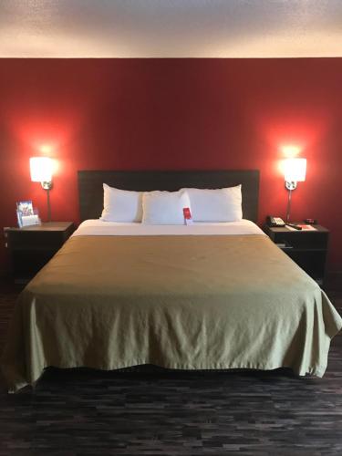 King Room - Accessible/Non-Smoking