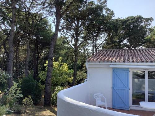 Ensemble, dans une grande maison de Noirmoutier