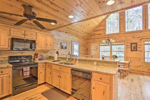 Cozy Blue Ridge Cabin with Deck and Trail Access! - image 8