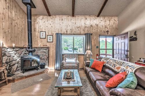 Southwestern Retreat with Deck and 15 Mi to Ski! - image 4