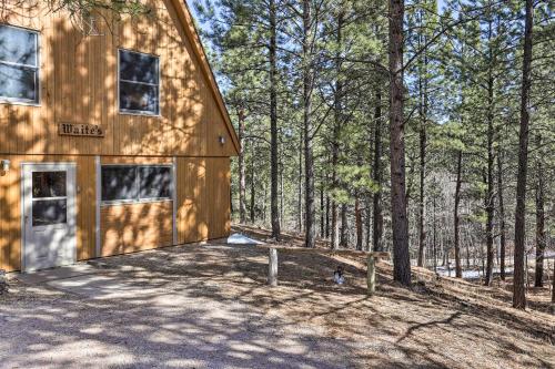 Cozy Black Hills Nature Retreat with Private Deck!