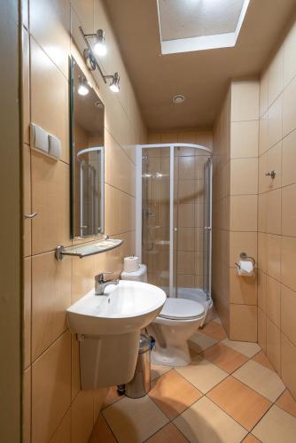Double Room image 1