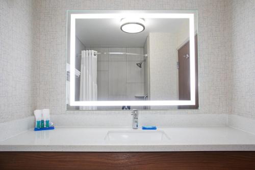 Holiday Inn Express Hotel & Suites Longmont by IHG in Longmont, USA