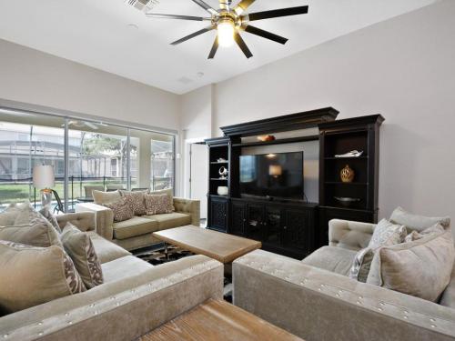 **Spring & Summer Specials!** - Elegantly Upgraded 4 bedroom Windsor Hills Home