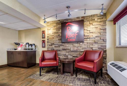 Red Roof Inn Lexington - image 6