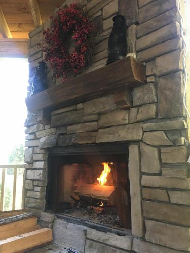 Chic Cottage 1.7 miles to Downtown Highlands in Brevard