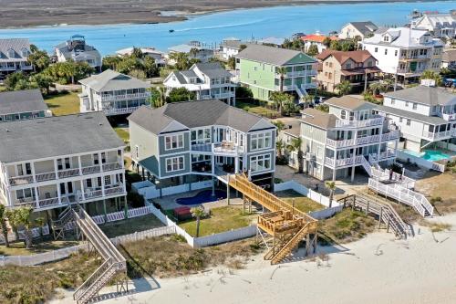 Ocean Breeze - Ocean Front, 7 Bedroom in Myrtle Beach, USA