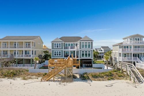 Ocean Breeze - Ocean Front, 7 Bedroom in Myrtle Beach, USA