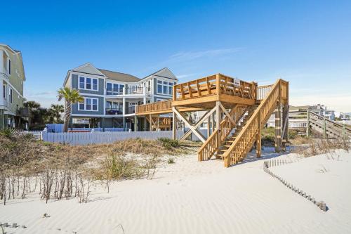 Ocean Breeze - Ocean Front, 7 Bedroom in Myrtle Beach, USA