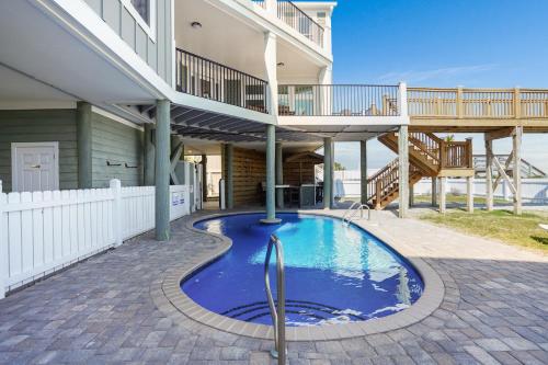 Ocean Breeze - Ocean Front, 7 Bedroom in Myrtle Beach, USA