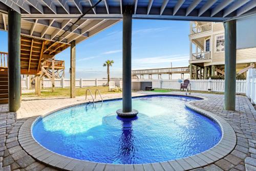 Ocean Breeze - Ocean Front, 7 Bedroom in Myrtle Beach, USA