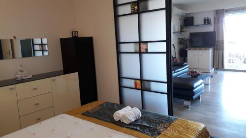 ZenGarden Pool,3bedrooms,lit bebe Beach800m,box&wifi in Les Breguieres