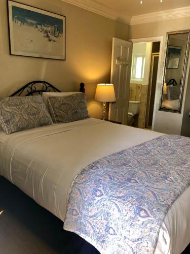 Rest Haven Motel - image 14