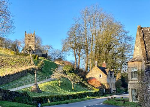 Magical Cottage In A Hidden Cotswolds Valley