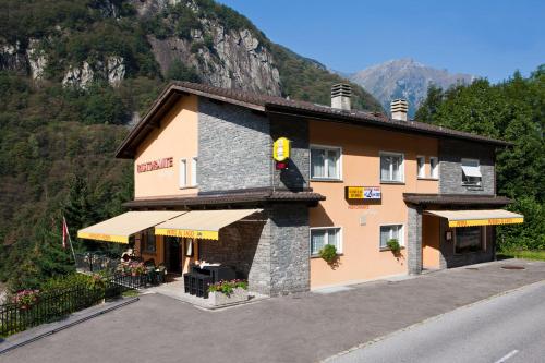 Hotel Al Lago in Vogorno, Schweiz