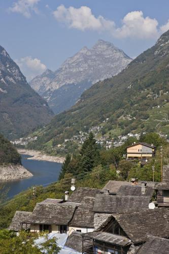 Hotel Al Lago - image 2