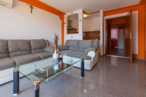 Apartment in Novi Vinodolski 39370 - image 3