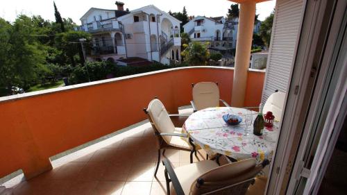  Apartment in Malinska/Insel Krk 37195, Ferienwohnung in Malinska