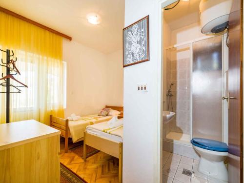 Holiday home in Jasenice 33303 - image 11