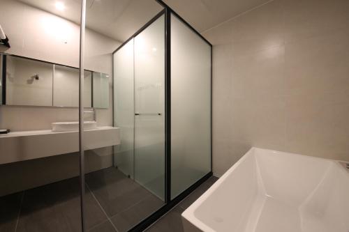 Zam101 Hotel Gimhae Room Type - Deluxe Double Room