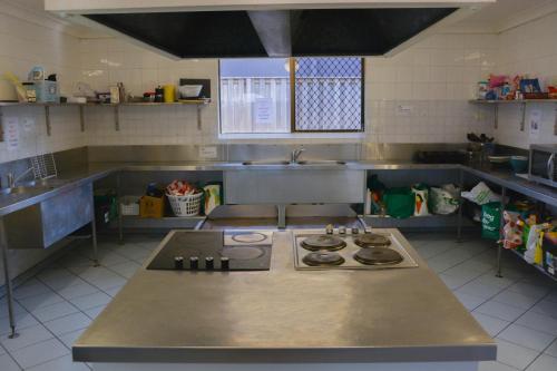 Cocina, Maxmee Backpackers Resort in Gold Coast