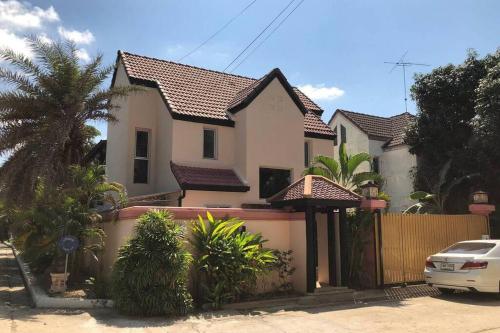 Noon's Villa