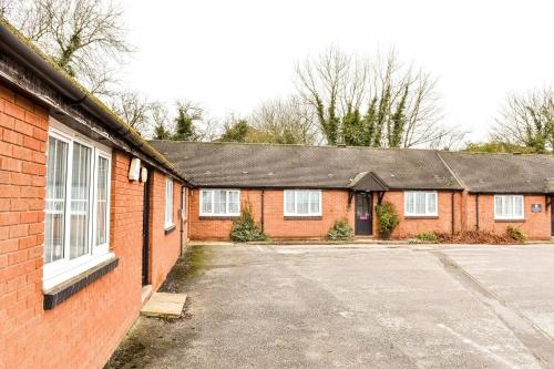 OYO Tyger Inn Derby - image 11