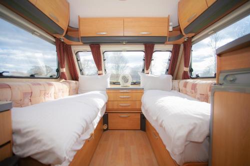 StayZo Modern Caravan on a family friendly site - with Free Wi-Fi in the Chiltern Hills