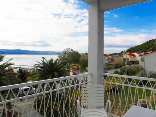 Apartment with Sea View room in Apartment in Duce with sea view balcony air conditioning Wi-Fi (4166-5)