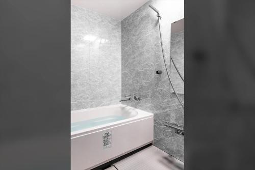 Superior Twin Room image 10