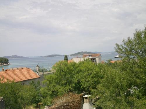  Apartment in Zlarin with balcony, W-LAN, washing machine (3813-1) in Zlarin