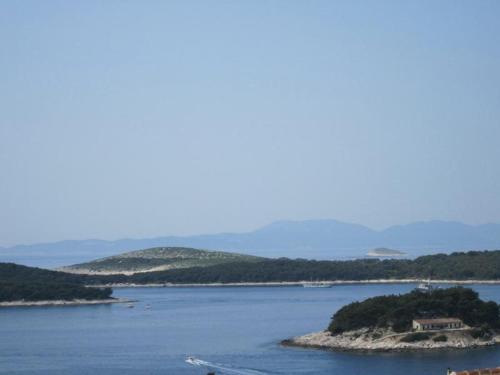 Room in Hvar town with sea view terrace air conditioning Wi-Fi (3666-3) - image 4