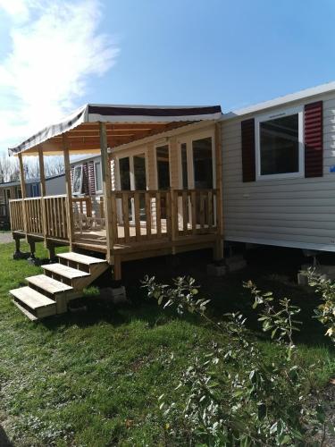 Comfortable mobile homes in the domain of Dugny in the Loire Valley gîte à louer Le Breuil