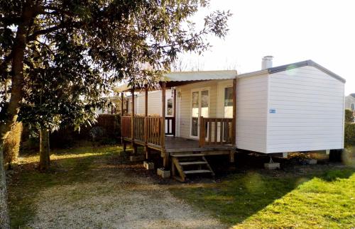 pretty mobile home in the Loire Valley