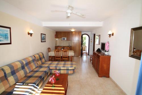 Apartaments Talayot - image 13