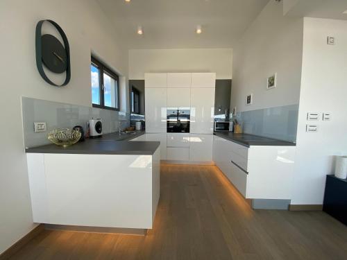 The View Luxury Residence with Pool - image 12