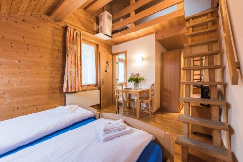 4 twin beds