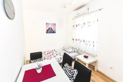  Apartments Cherry in Novalja