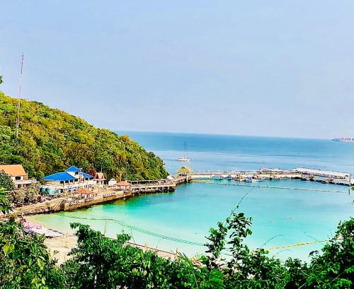 Koh Larn White House - 주변 명소