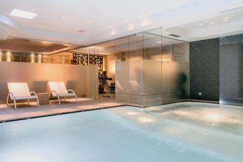Swimming pool, Hotel Chalet del Brenta in Madonna di Campiglio City Center