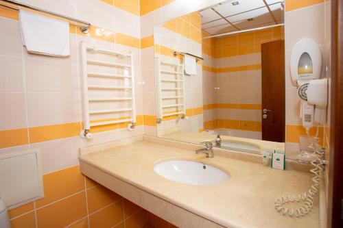 Contessa Hotel - image 2