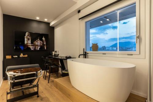 Miceli Exclusive Suite 2