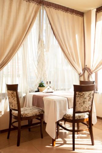 Restaurant, Contessa Hotel in Shumen