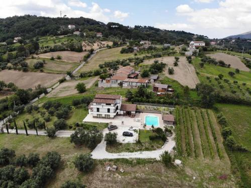 6 bedrooms villa with private pool enclosed garden and wifi at Caiazzo