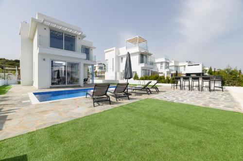 2 bedrooms, 3 beds