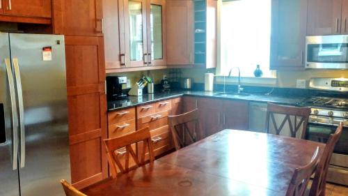 2 bedroom Boston condo in Jamaica Plain with parking thumb 2