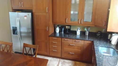 2 bedroom Boston condo in Jamaica Plain with parking thumb 3