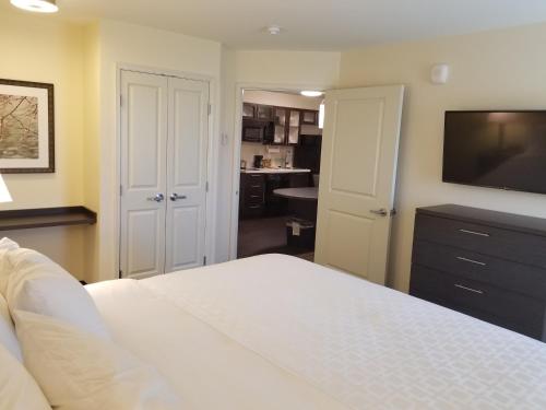 Candlewood Suites - Davenport, an IHG Hotel